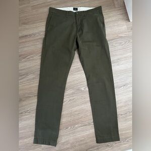 J CREW Men's Olive Green Chino Pants - 484 Slim